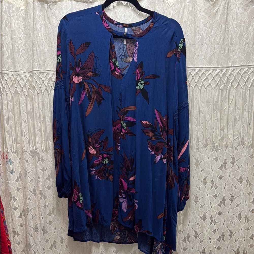 Free People medium Royal Blur floral tunic